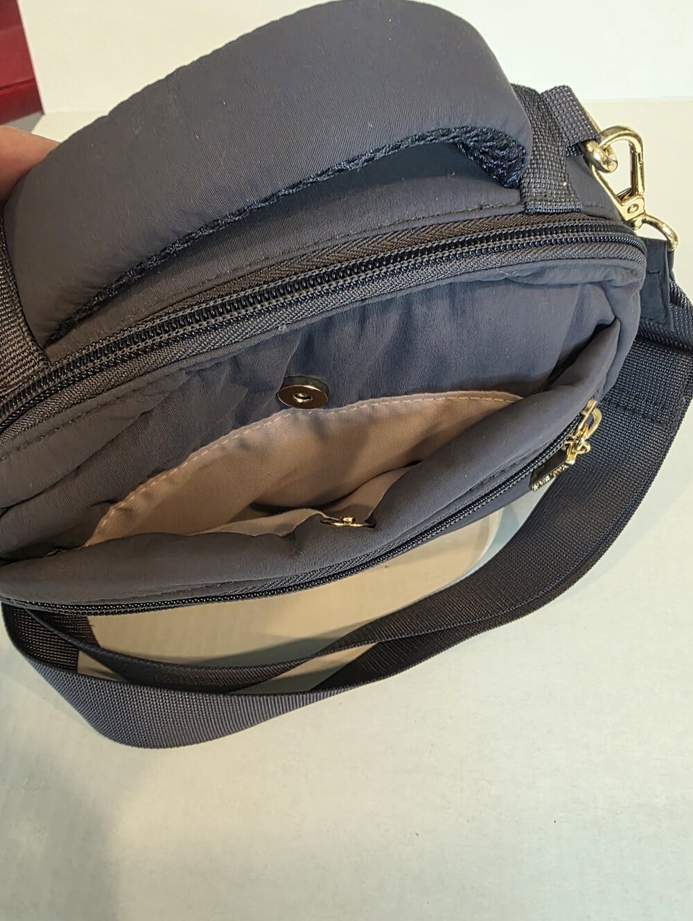 Isaac Mizrahi Black Nylon Crossbody Bag Top Handle Purse Gold Hardware. New - Picture 8 of 16